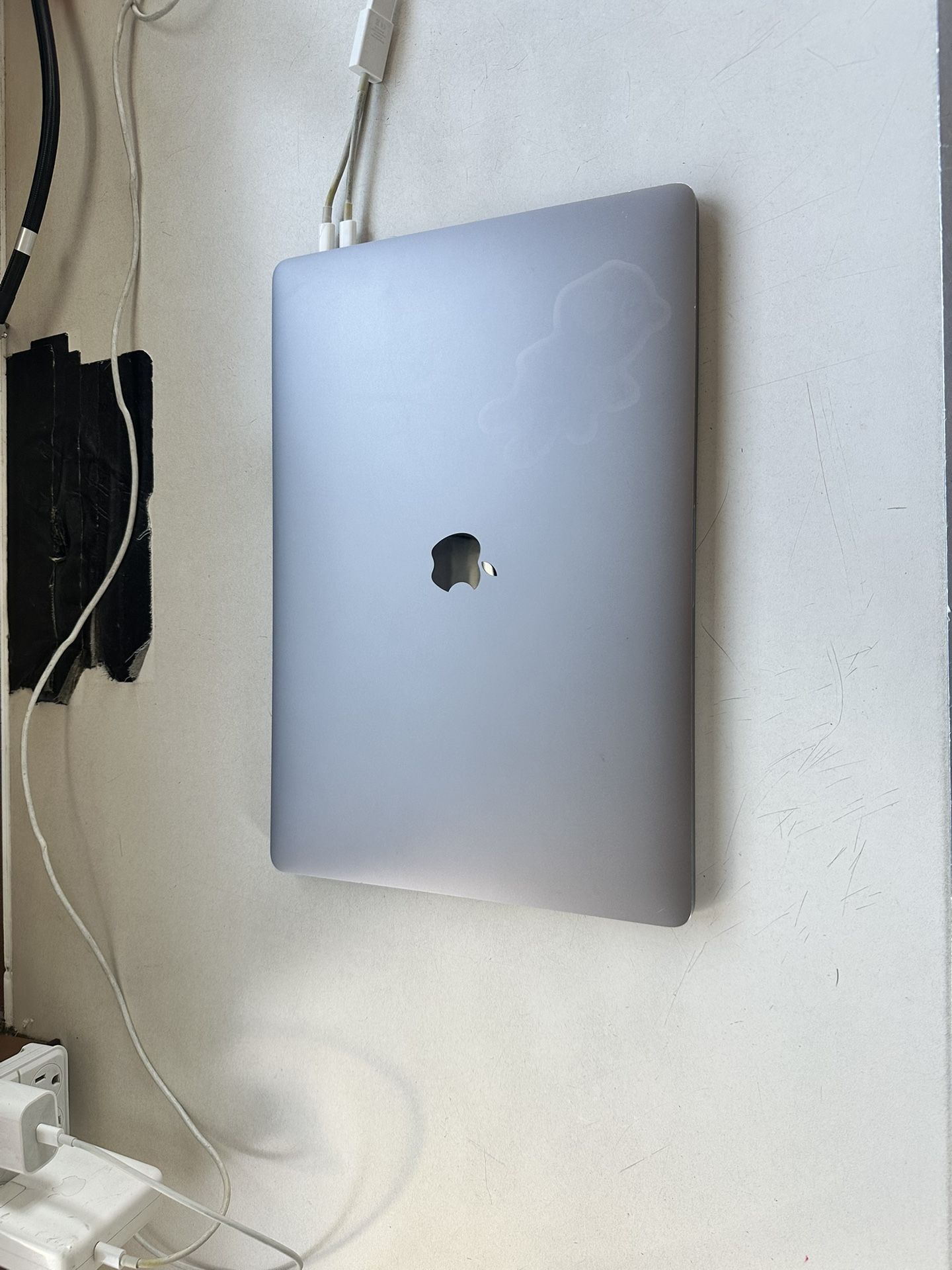 MacBook Pro 16 Inches