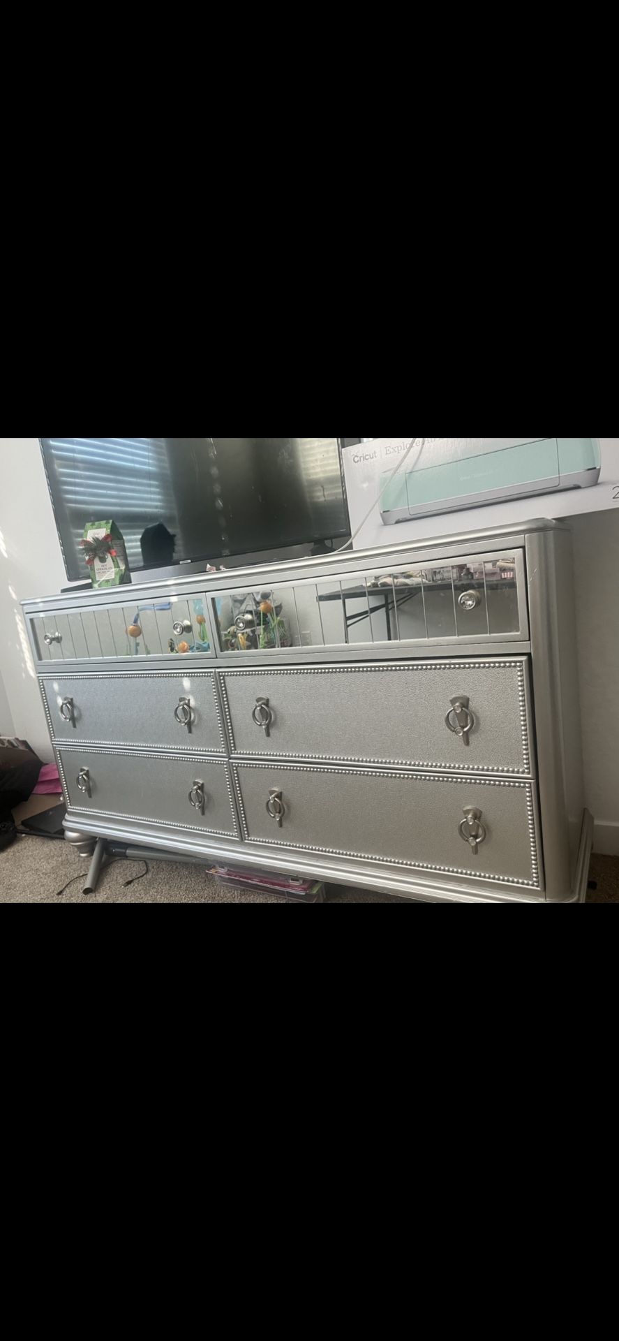 Dresser Need Gone 