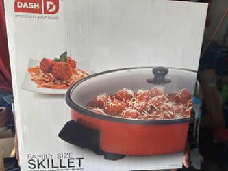 Red Dash Family Size Skillet