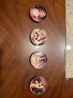 Set of 4 Victorian Style Decorative Plates