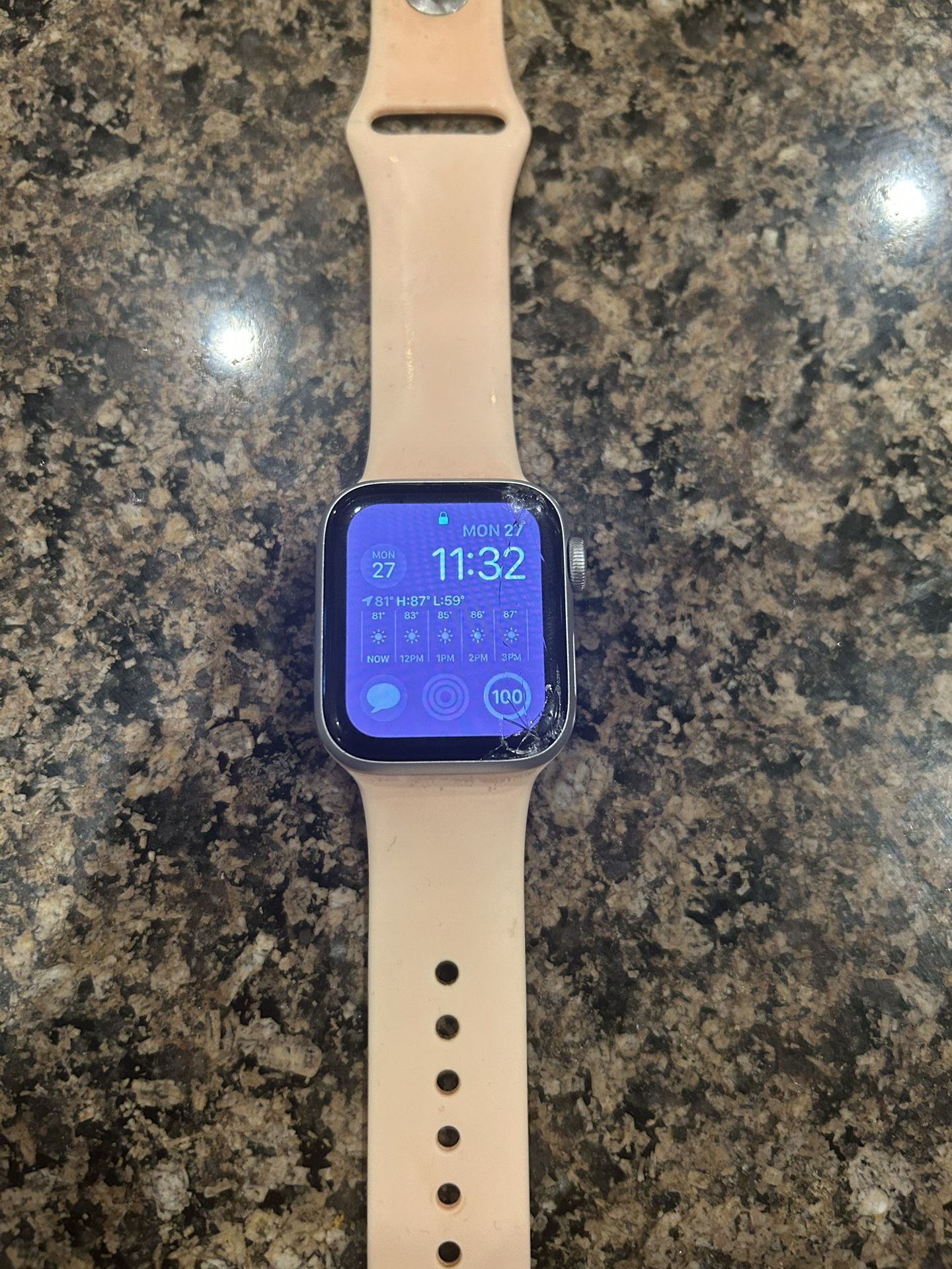 Cracked Apple Watch SE