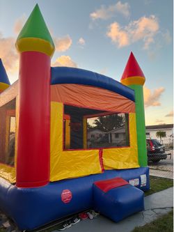 (2) bounce house for SALE