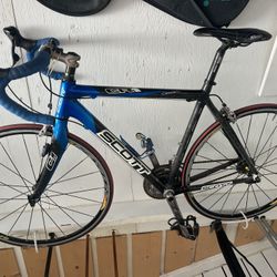 Scott CR1 Carbon Road Bike – Needs Repairs