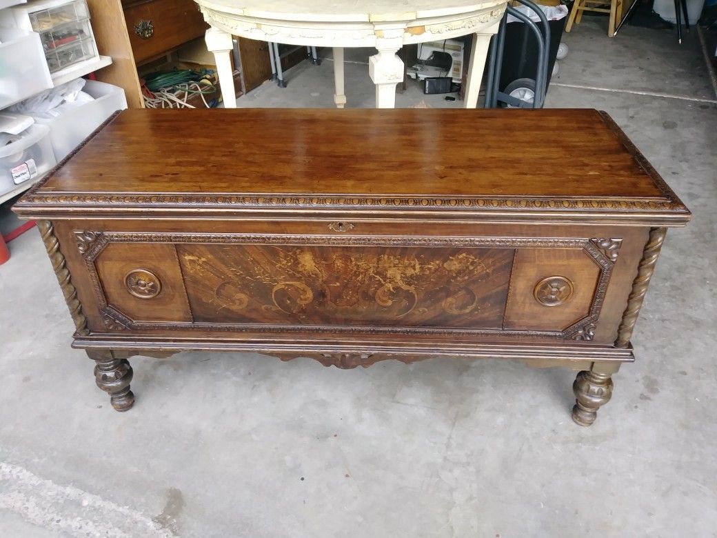 1920"s LANE CEDAR CHEST with inside drawer or shelf