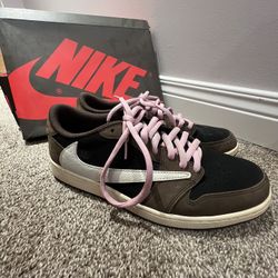 Jordan 1 Low Travis Scott Dark Mocha Size 11