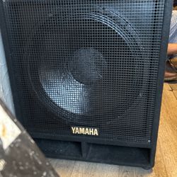 18  Inch DJ Speaker  Yamaha  Sounds Great . 