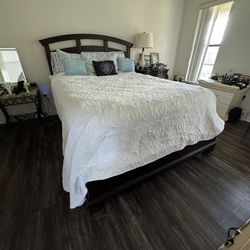 High End Queen Size Bed With Extra Thick  Mattress And Box Spring 