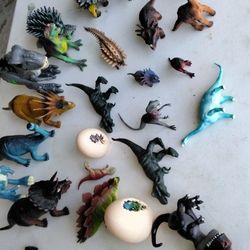 DINOSAUR TOYS FIGURE LOT MORE  OF 20 