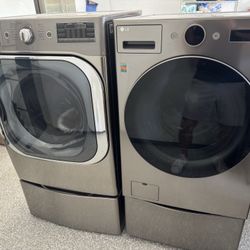 LG High Capacity Washer & Dryer With Pedestal’s