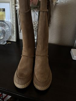 Uggs Bran New Size 7