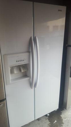 Kenmore brand refrigerator with warranty delivery and installation
