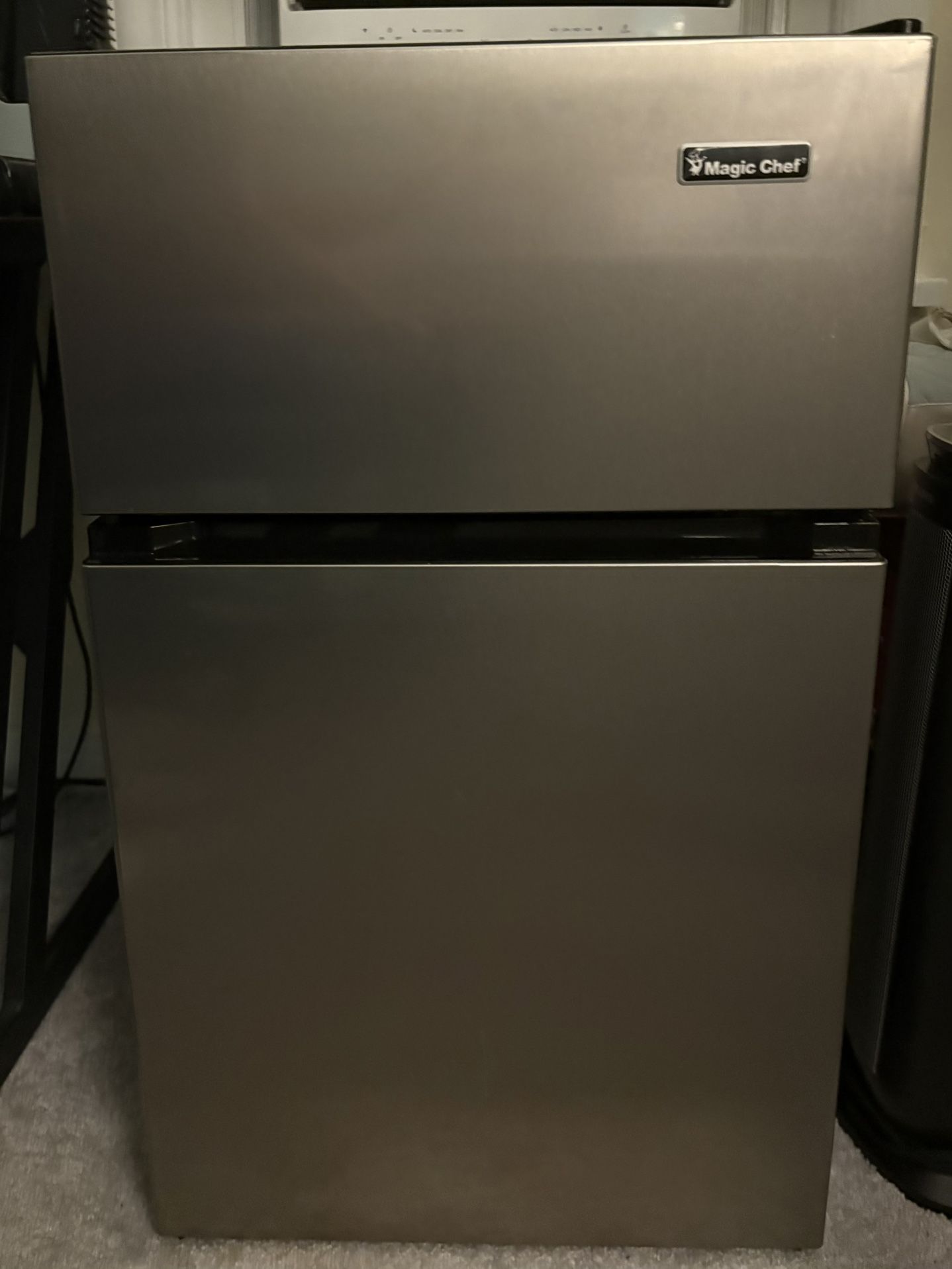 magic chef mini fridge