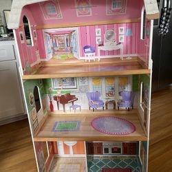 Doll House 