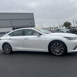 2019 Lexus ES 300h