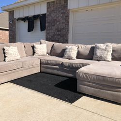 Couch - U Shape Sectional 