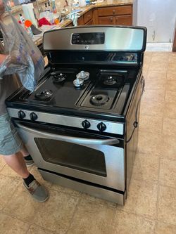 GE  Gas  Stove/ Range