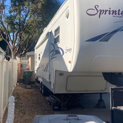 2004 5th Wheel Camper