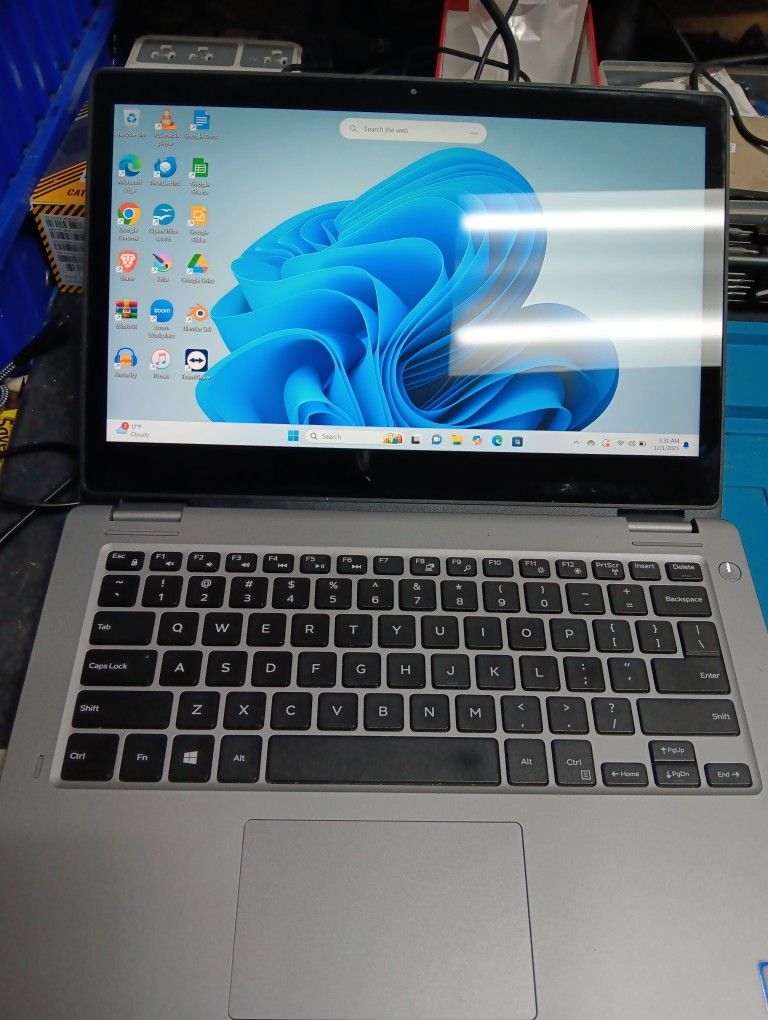Dell Latitude 3310 https://offerup.com/redirect/?o=Mi5pbg== 1