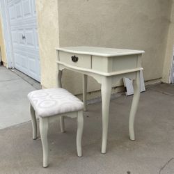 Makeup Table/Vanity