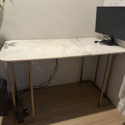 CB2 Table 