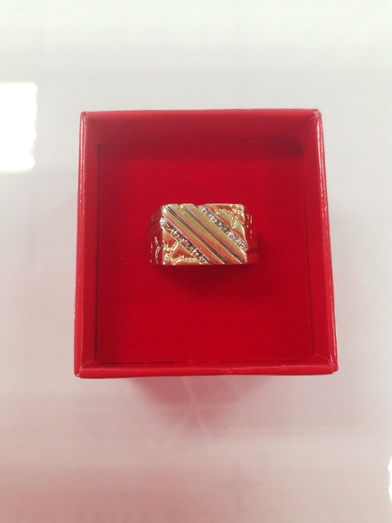 10k Gold Ring 4.5g