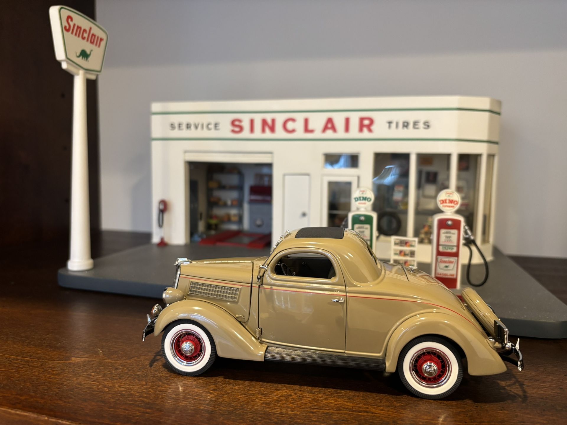 RARE* DANBURY MINT LIMITED EDITION 1935 FORD DELUXE COUPE,CORDOBA GRAY. COMPLETE