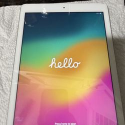 TWO IPADS for 200,00 ( iPad Air 2 64 Gb Gold And iPad 6th Gen 32gb Silver 