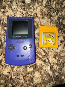Gameboy Color with Pokémon Yellow