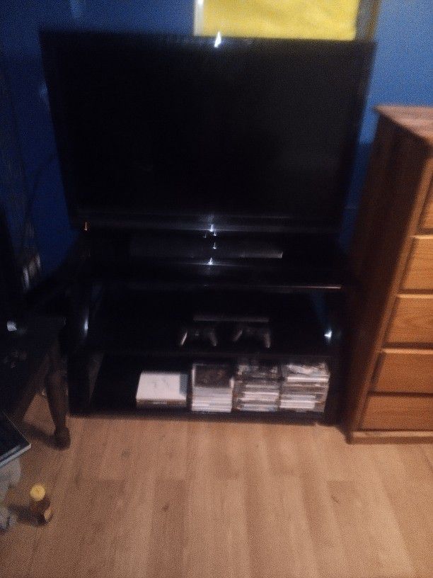 PS3 TV And Glass Table 