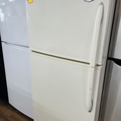 Maytag Refrigerator  Refri