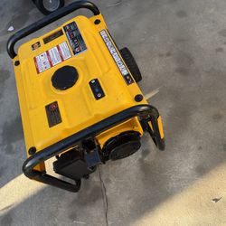 5000-Watt Peak / 4000W Running Watt Recoil Start Gasoline Portable Generator by DEWALT