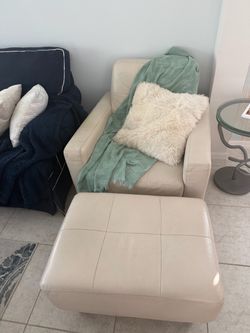 chair with foot rest