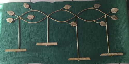 Plate hanging /wall unit for 4 plates to display
