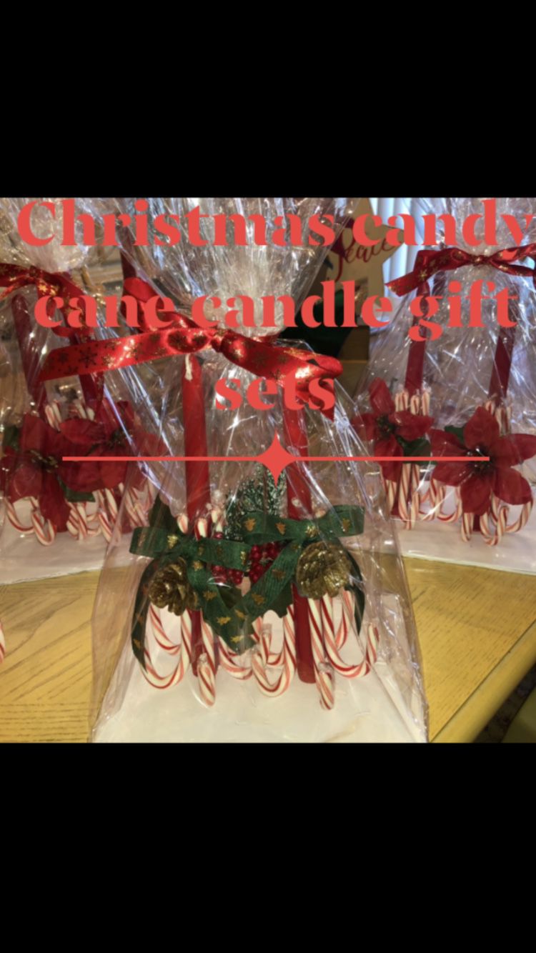 Christmas Candy Cane Candles / Sets Beautiful, hand crafted candles, warped in cellophane and Christmas 🎄bows. Can be custom ordered various colors