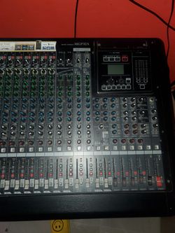 Yamaha 32 Chanel Mixer