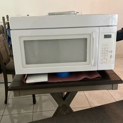 Pristine Condition Microwave