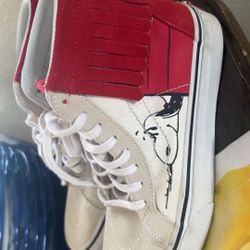 2017 Snoopy/Peanuts High top  Vans 
