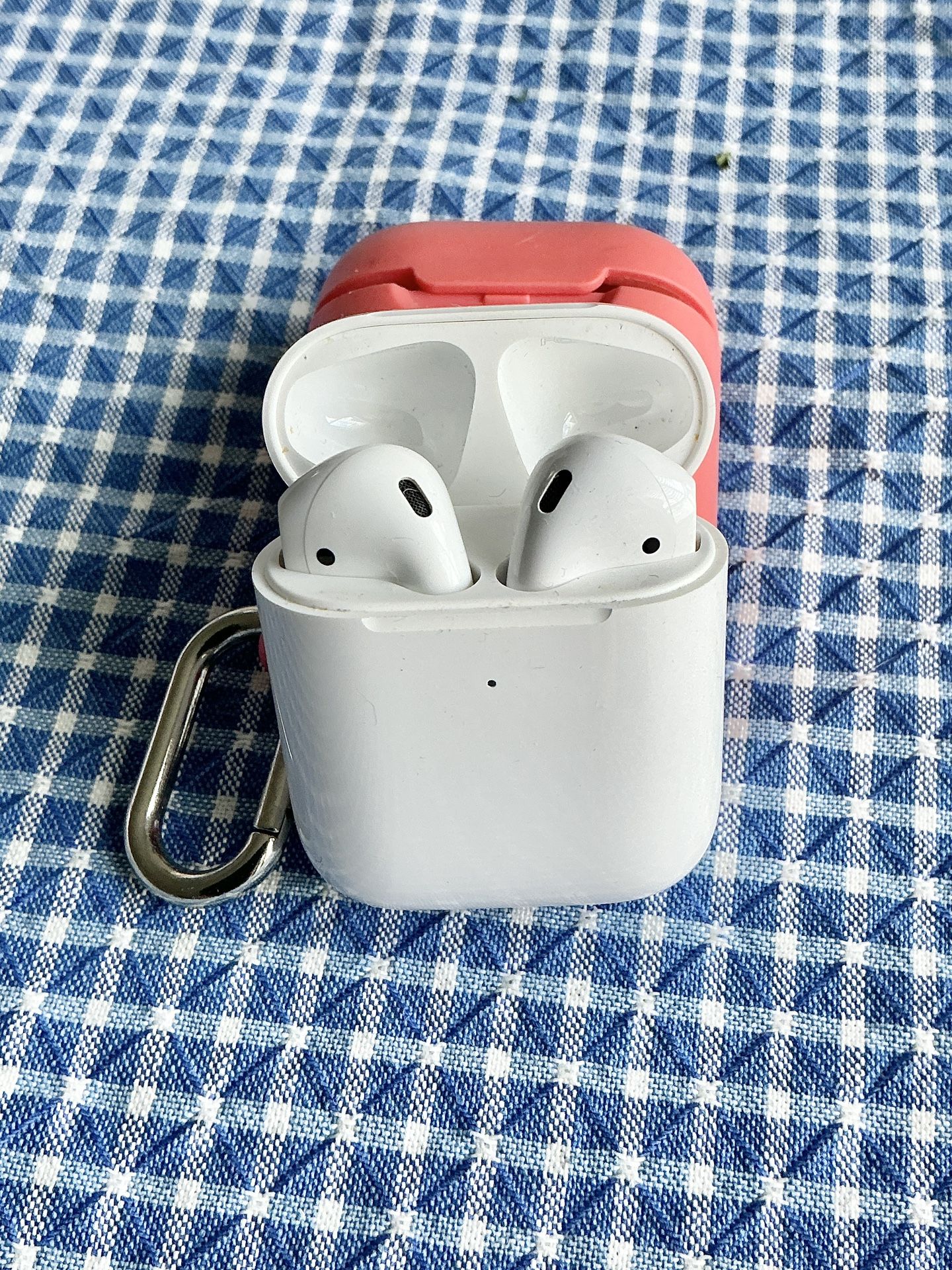 Apple AirPods 2nd Generation w/ Wireless Charging and Soft Case A1938