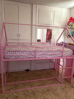 Twin girls bed