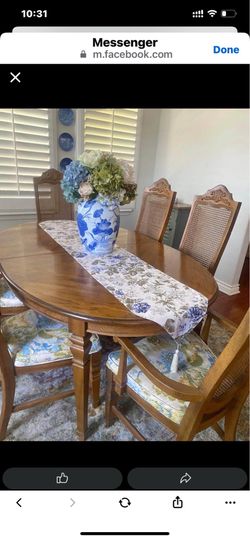 Vintage dining table and 6 chairs