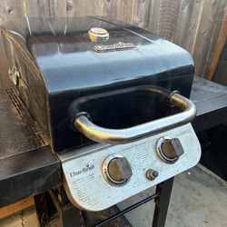Char-Broil Performance 2-Burner Gas Grill - Full Propane Included