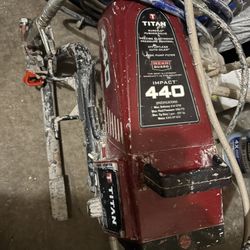 Titán 440 Paint Sprayer