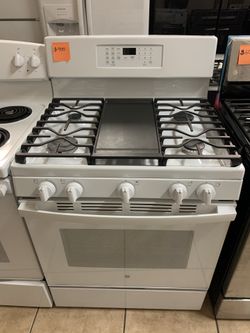 5 Burners GE Convention Oven 