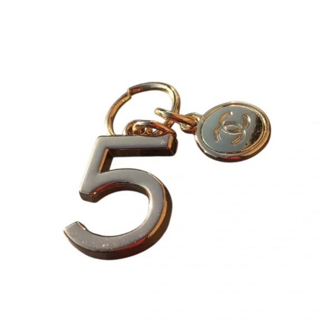 Small Gold Tone Charm Pendant, Colgante Tono Dorado
