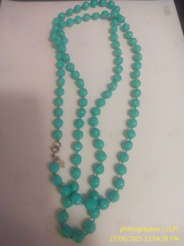 Vintage Lt Green Corral Beaded Necklace