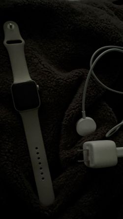 Apple Watch 40mm Aluminum Case Gray Silicone Band w/ Charger, Plug