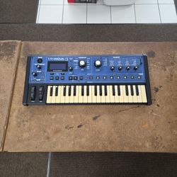 Novation MiniNova Synthesizer 37 Key 18 Voice
