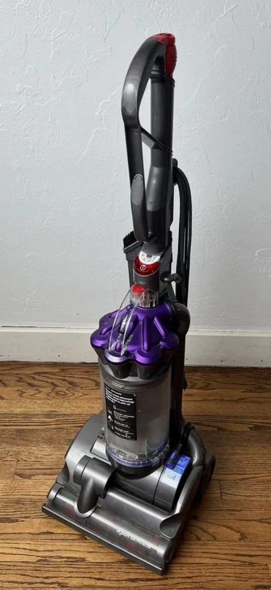 Dyson DC28 Animal Vacuum with Airmuscle Technology

