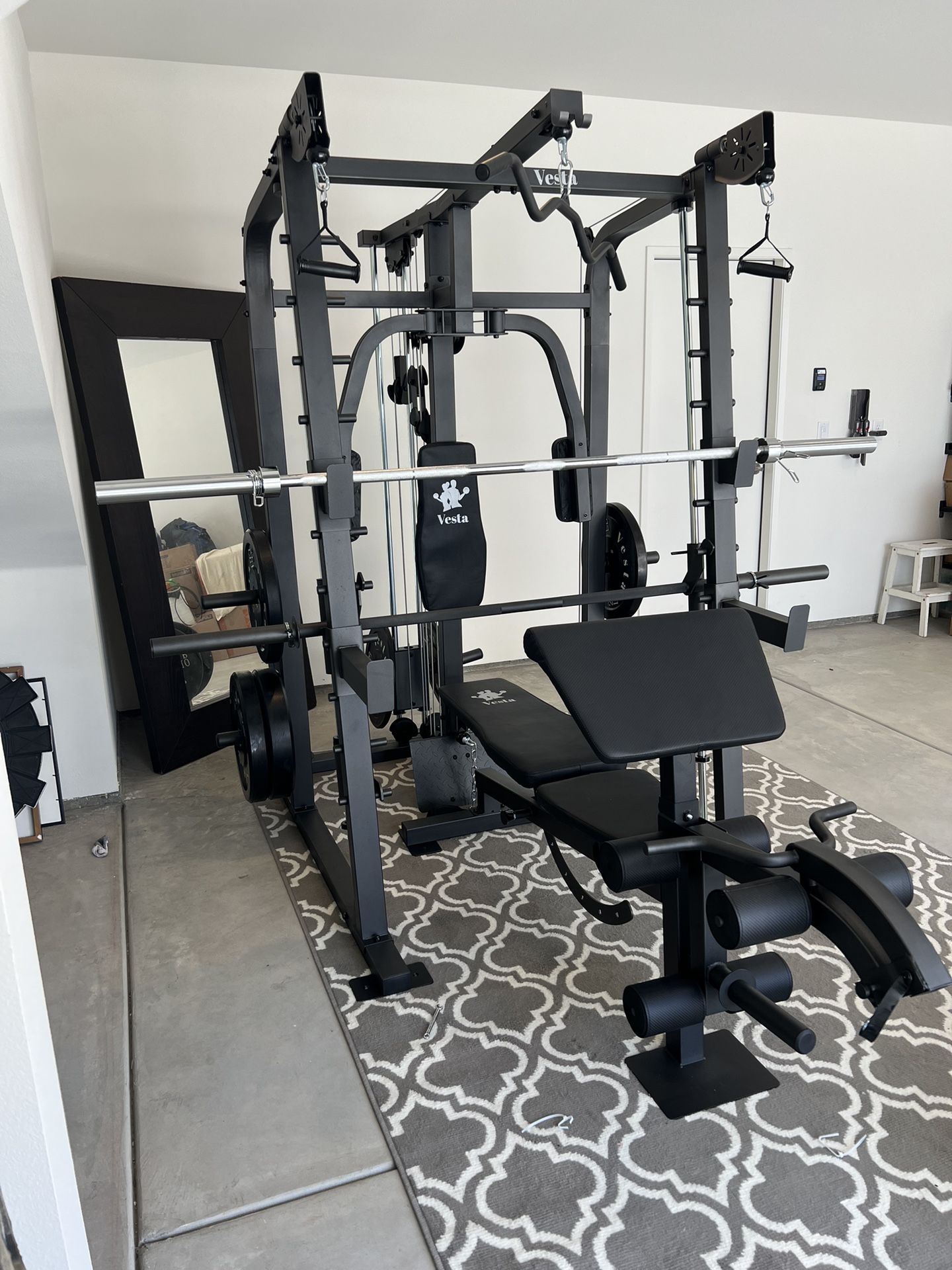 VESTA FITNESS SM2001 SMITH MACHINE/ POWER CAGE/ PULLEY SYSTEM/ WEIGHTS/ BARBELL/ ADJUSTABLE MULTI USE BENCH/ GYM EQUIPMENT