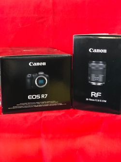 R7 Mirrorless Canon with RF 28-70mm f/2.8 IS STM Lens